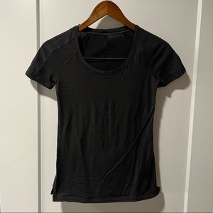 Lululemon T-Shirt